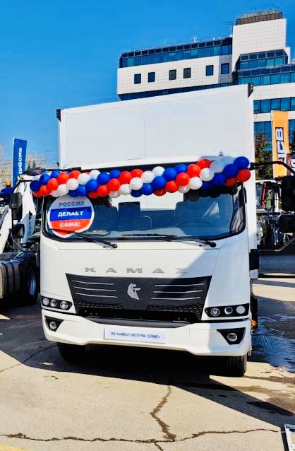 КАМАЗ Компас 9 на выставке «Транспорт и дороги Сибири. Спецтехника 2023».